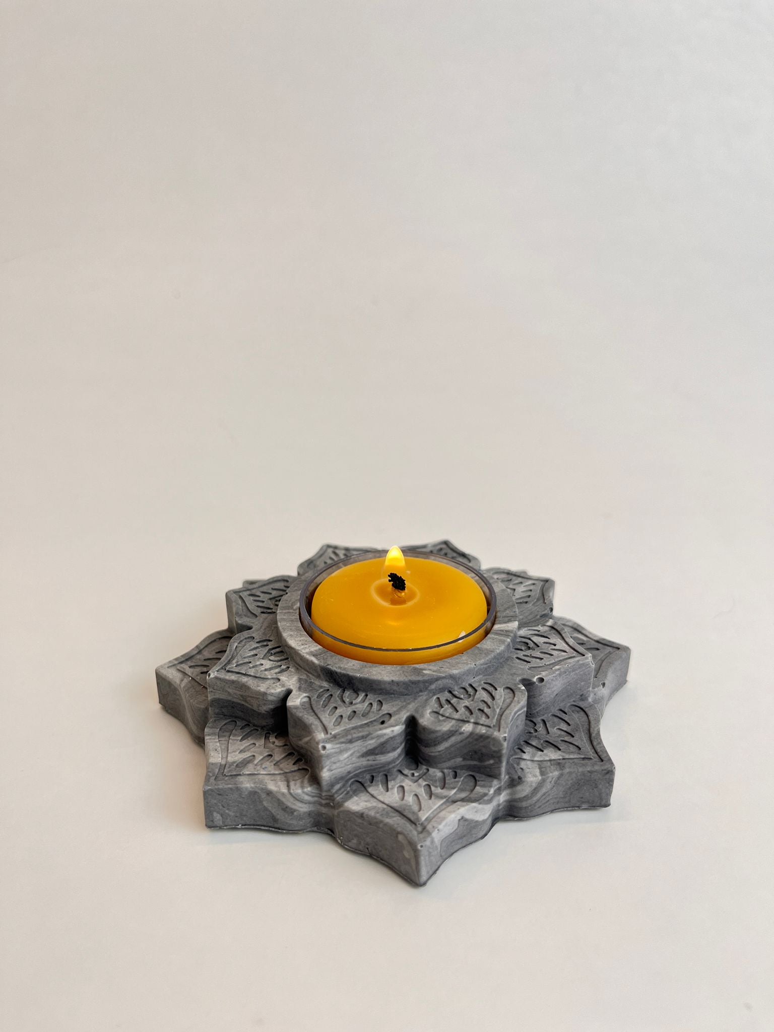 Beeswax Tea Ligths ( 12 pack)